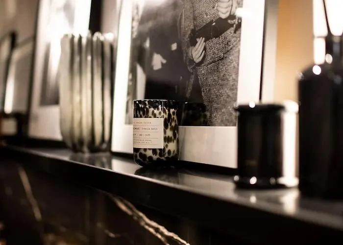 Avenue Montaigne Saint Honore