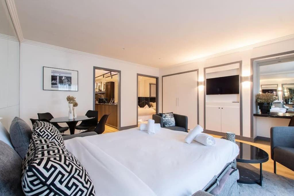 Appartamento Avenue Montaigne Saint Honore