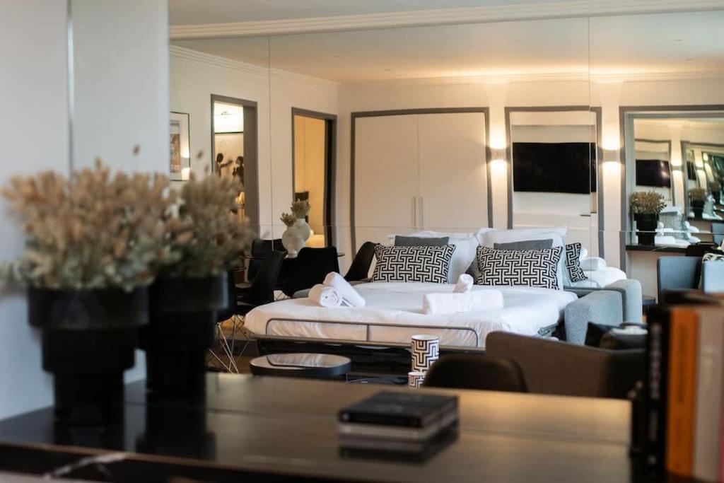 Appartamento Avenue Montaigne Saint Honore Parigi